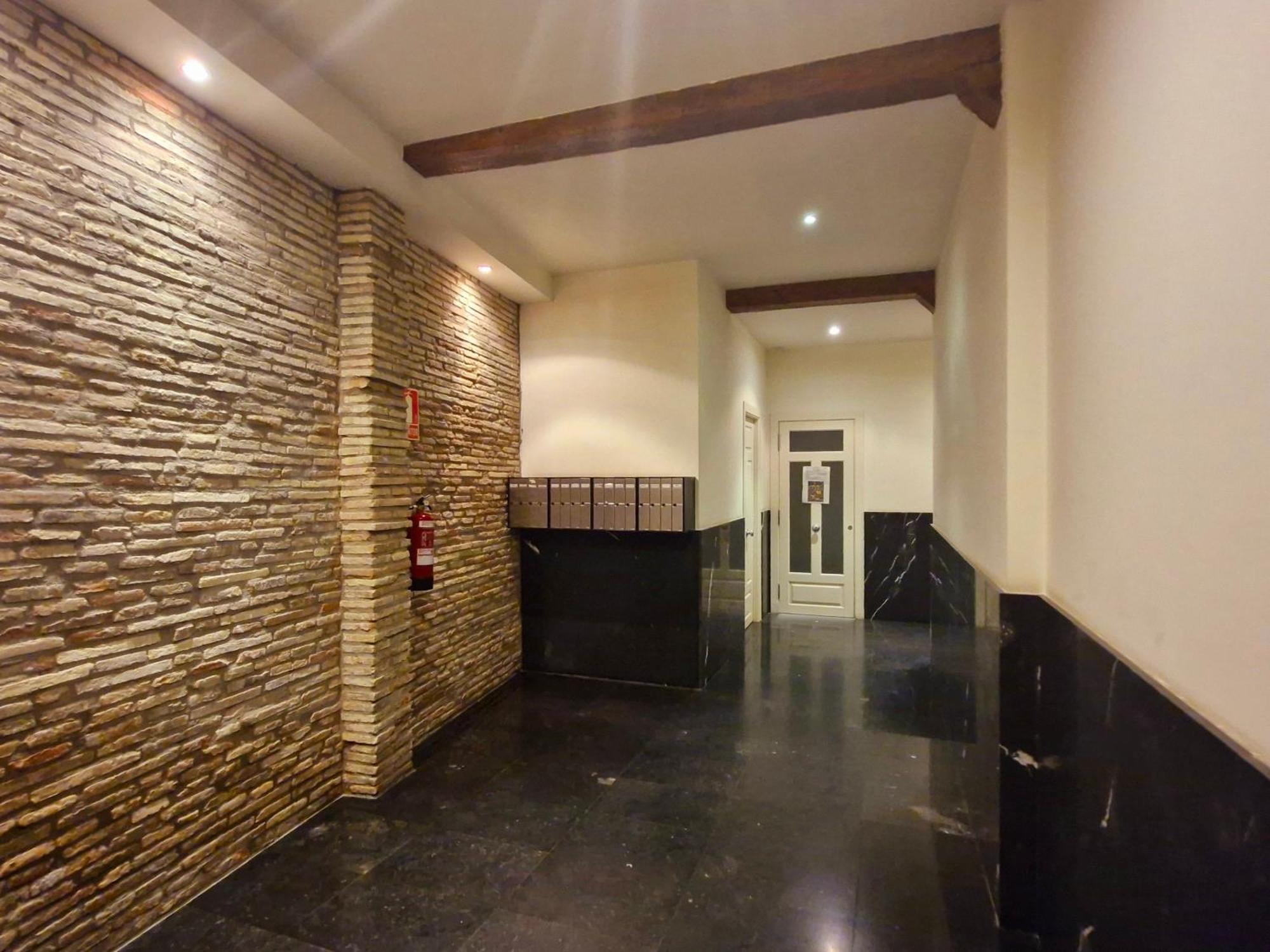 Апартаменты Lux Wood Loft With Air Con & Lift Логроньо Экстерьер фото